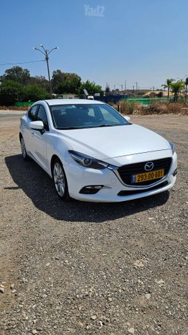 מודעת רכב מאזדה 3