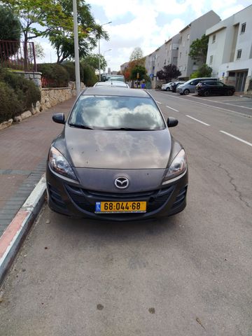 מודעת רכב מאזדה 3