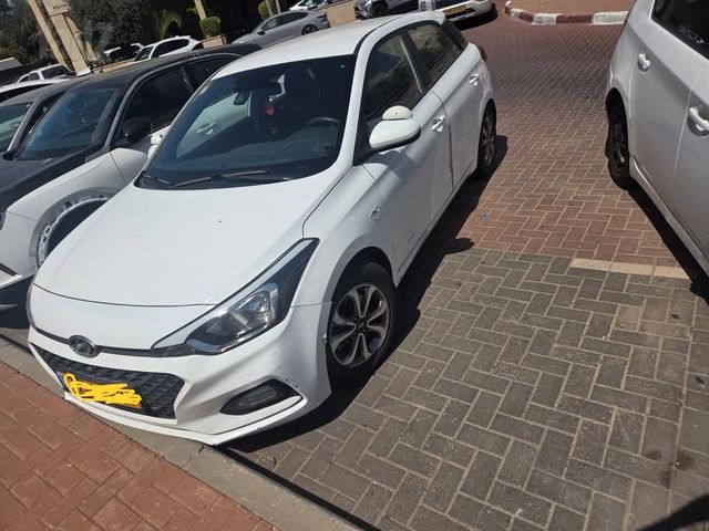 יונדאי i20