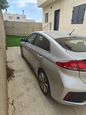 יונדאי איוניק