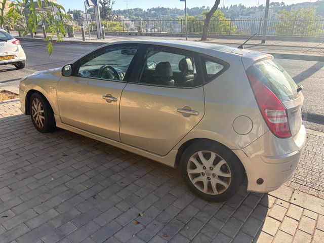יונדאי i30