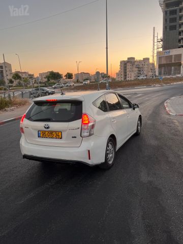 טויוטה פריוס פלוס