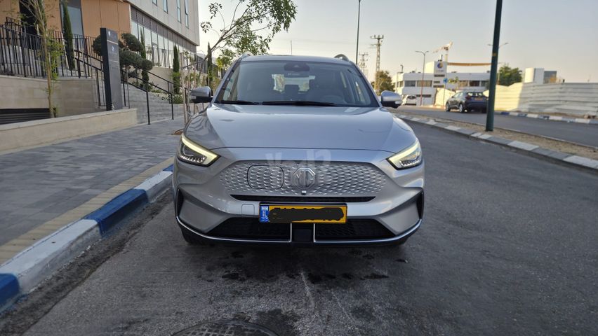 אם ג'י ZS