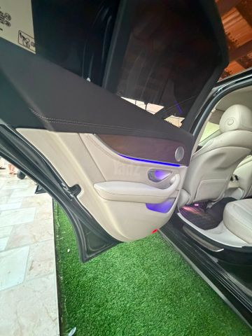 מודעת רכב מרצדס-בנץ E-class
