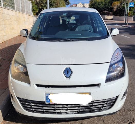 רנו סניק