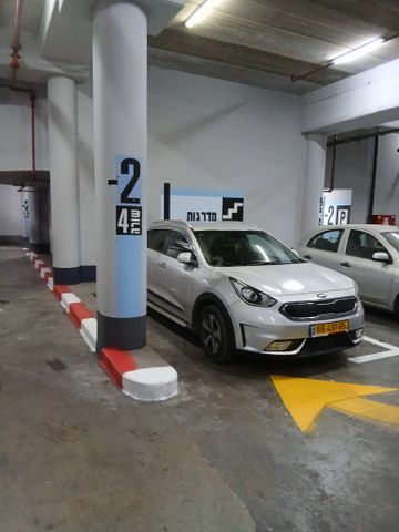 קיה נירו