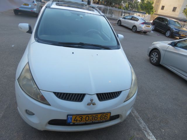 מיצובישי גרנדיס
