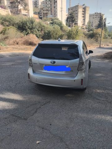 טויוטה פריוס פלוס