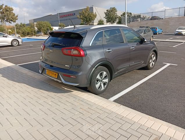 קיה נירו