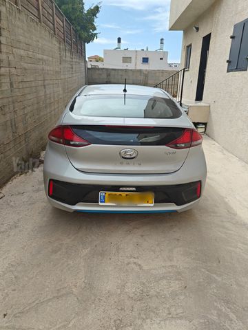 יונדאי איוניק