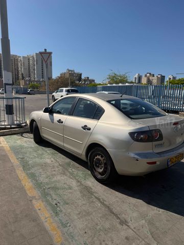 מודעת רכב מאזדה 3