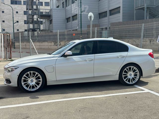 מודעת רכב ב מ וו סדרה 3
