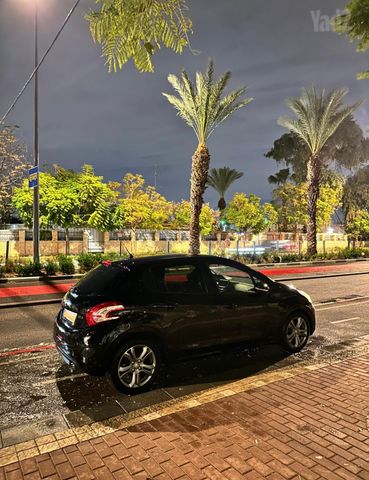 פיג'ו 208
