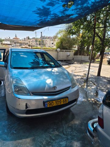 טויוטה פריוס