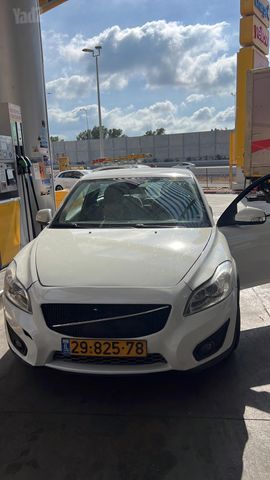וולוו C30