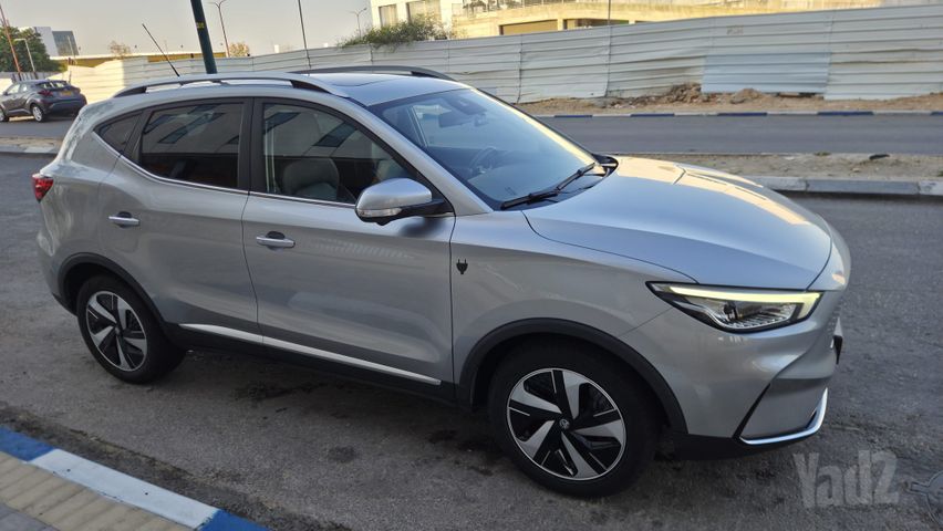 אם ג'י ZS