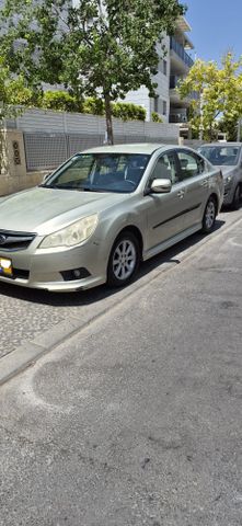 סובארו B4/לגאסי