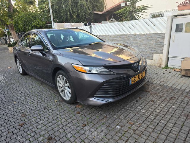טויוטה קאמרי