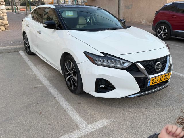 ניסאן מקסימה