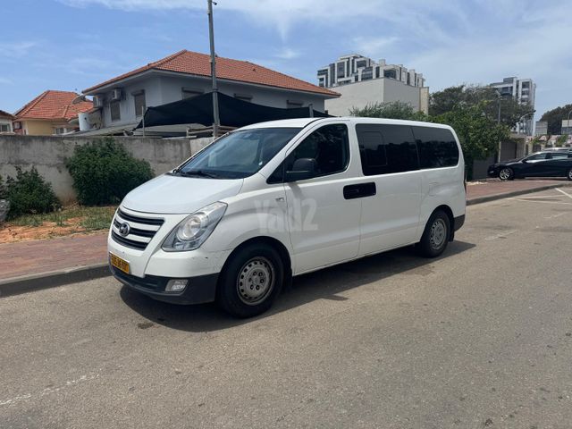יונדאי H-1 / i800