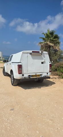 איסוזו די-מקס