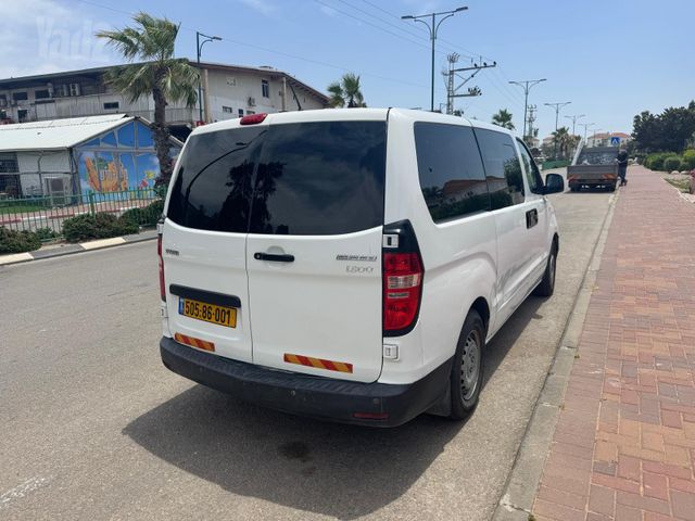 יונדאי H-1 / i800