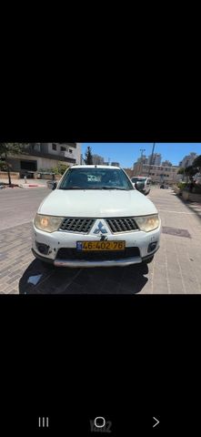 מיצובישי טרייטון / L200