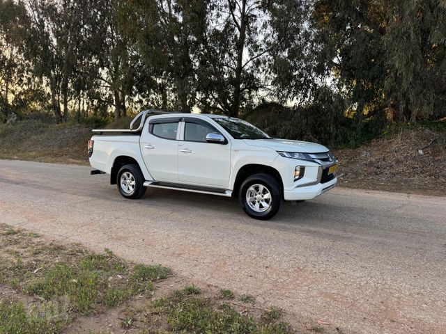מיצובישי טרייטון / L200