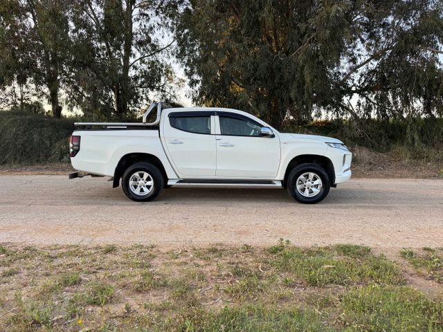 מיצובישי טרייטון / L200