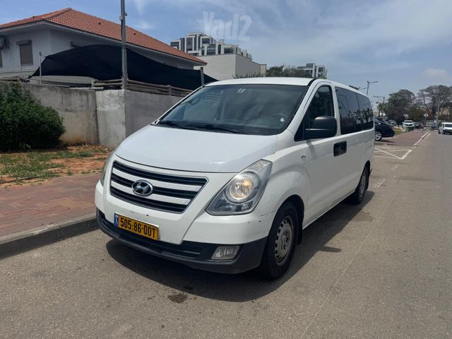 יונדאי H-1 / i800