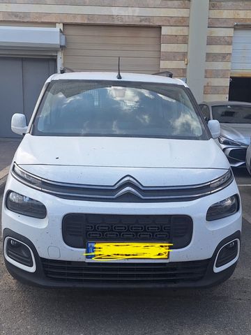 מודעת רכב סיטרואן ברלינגו