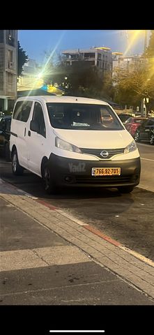 ניסאן NV200