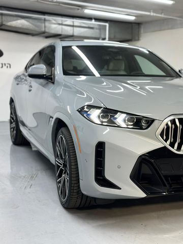ב מ וו X6