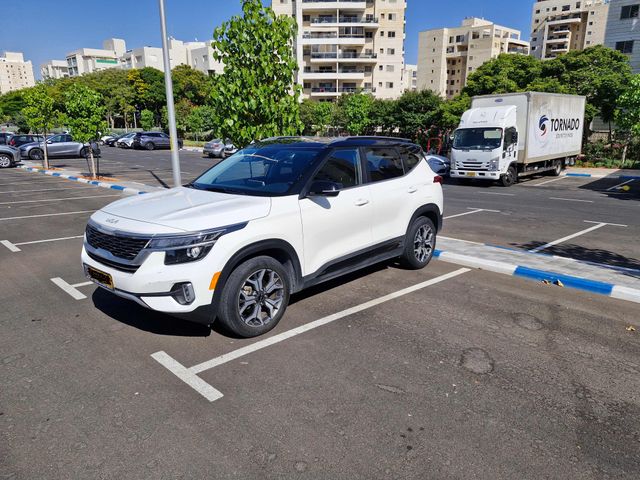 קיה סלטוס