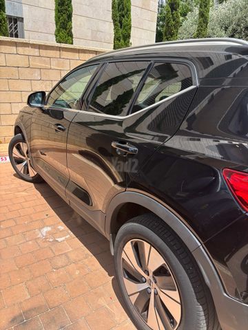 וולוו XC40