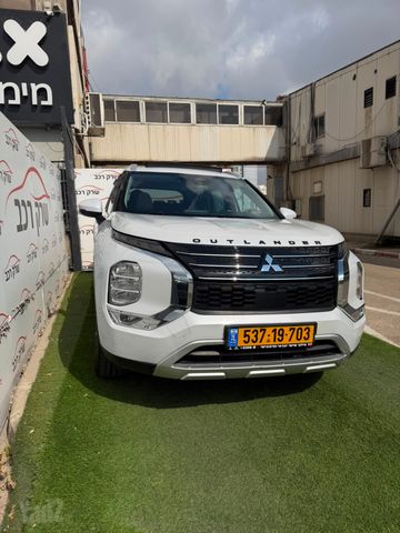 מיצובישי אאוטלנדר