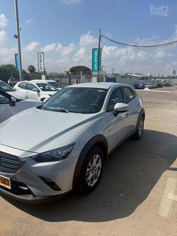 מודעת רכב מאזדה CX-3