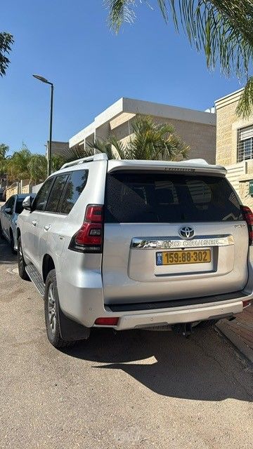 טויוטה לנד קרוזר