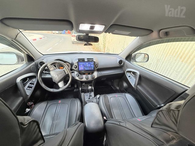טויוטה RAV4