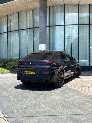 ב מ וו X6