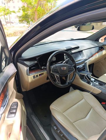 קאדילק XT5