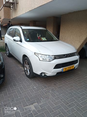 מיצובישי אאוטלנדר