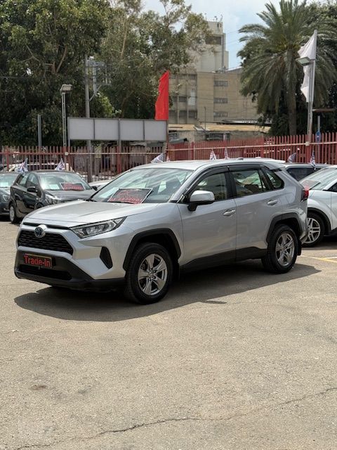 מודעת רכב טויוטה RAV4