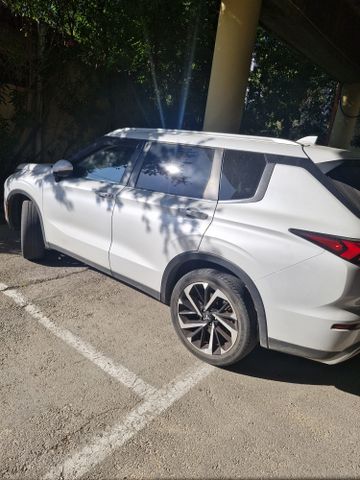 מיצובישי אאוטלנדר