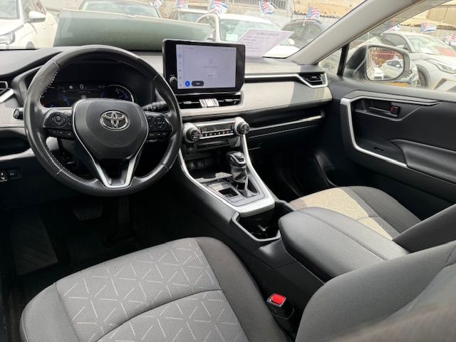 טויוטה RAV4