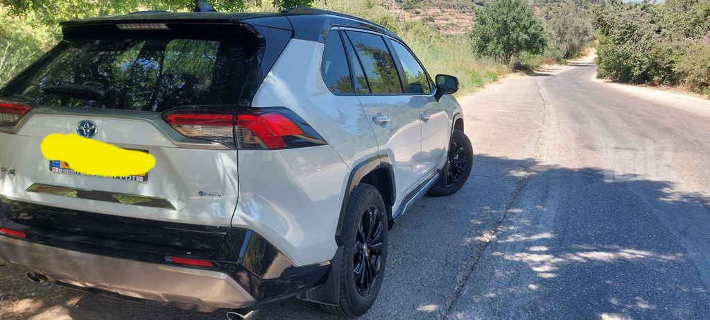 מודעת רכב טויוטה RAV4