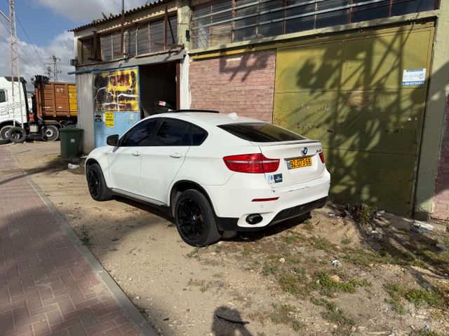 ב מ וו X6