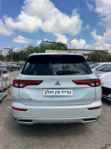 מיצובישי אאוטלנדר
