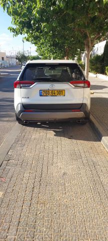 טויוטה RAV4