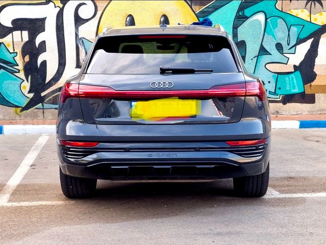 אאודי Q8 e-tron